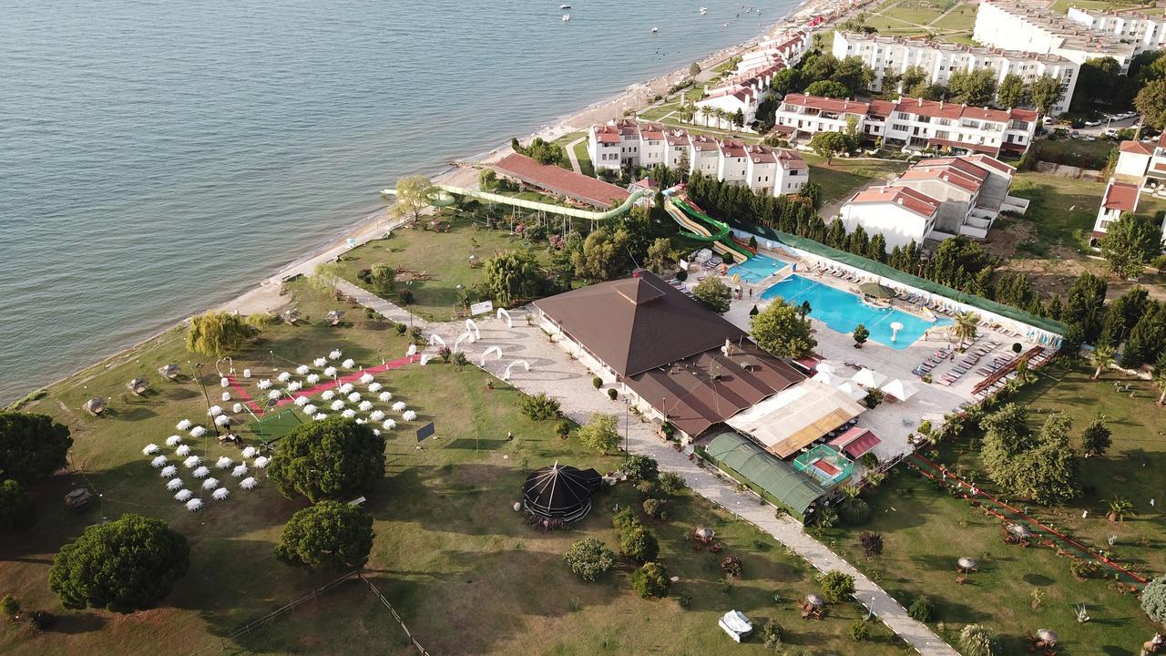 Mertur Hotel Çiftlikköy Exterior foto